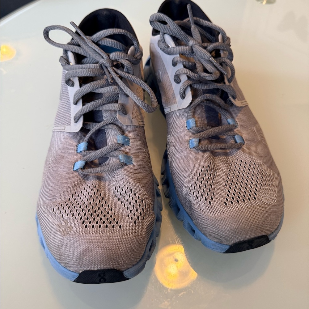 Men's Athletic Shoes in Gray and Blue